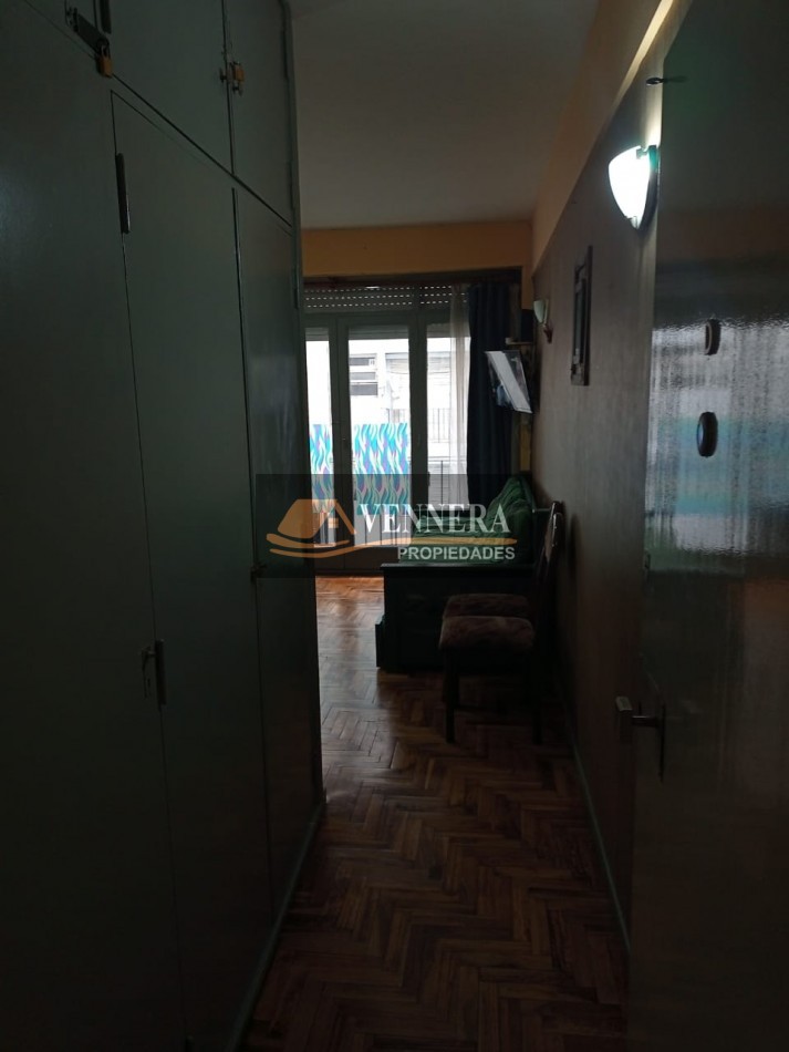 Real oportunidad de compra ( apto a credito ) ambiente y medio 32 mts U$S 35.000 !!!