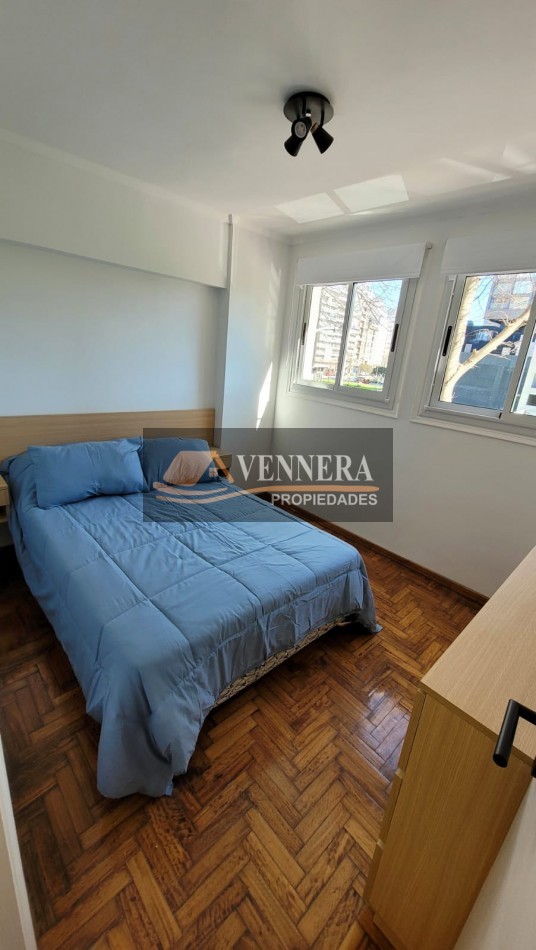Hermoso dos ambientes a la calle con balcon saliente todo a nuevo !!!