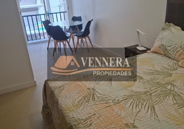 Departamento de un ambiente a la calle con balcon saliente con vista latera a Plaza Colon !!! 